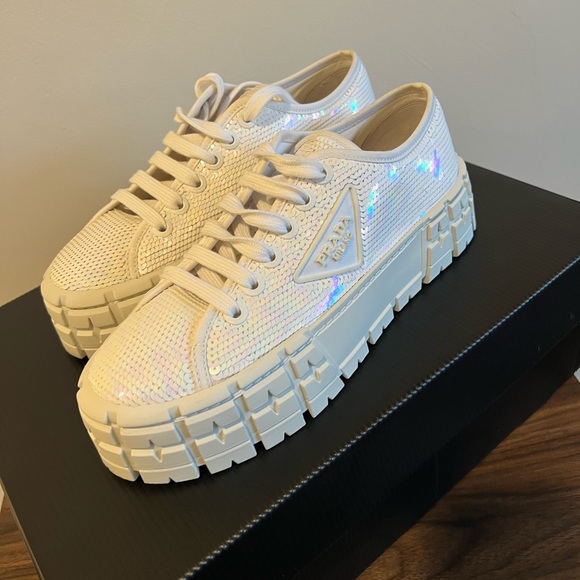 Paillettes Wheel Lug-Sole Platform Sneakers - Picture 4 of 5